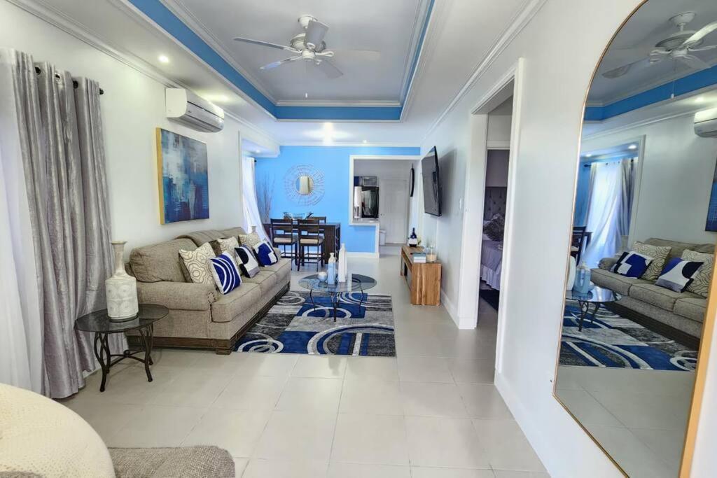 Villa Snooze At Oceanpointe à Lucea Extérieur photo