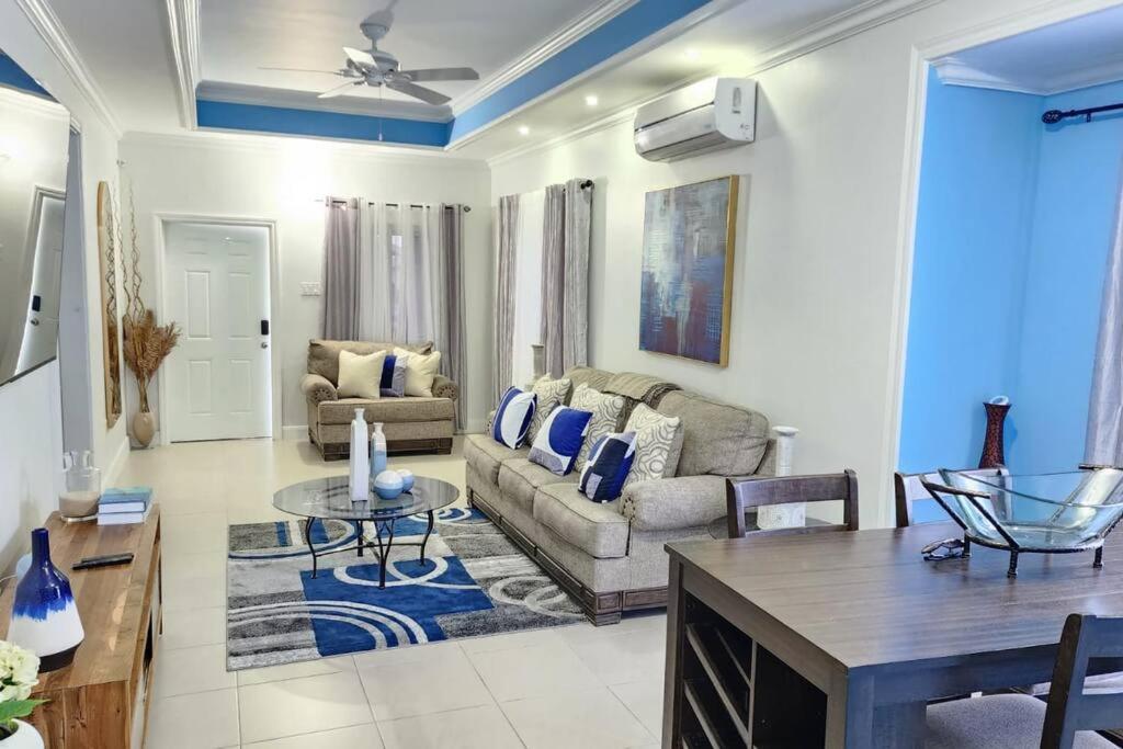 Villa Snooze At Oceanpointe à Lucea Extérieur photo